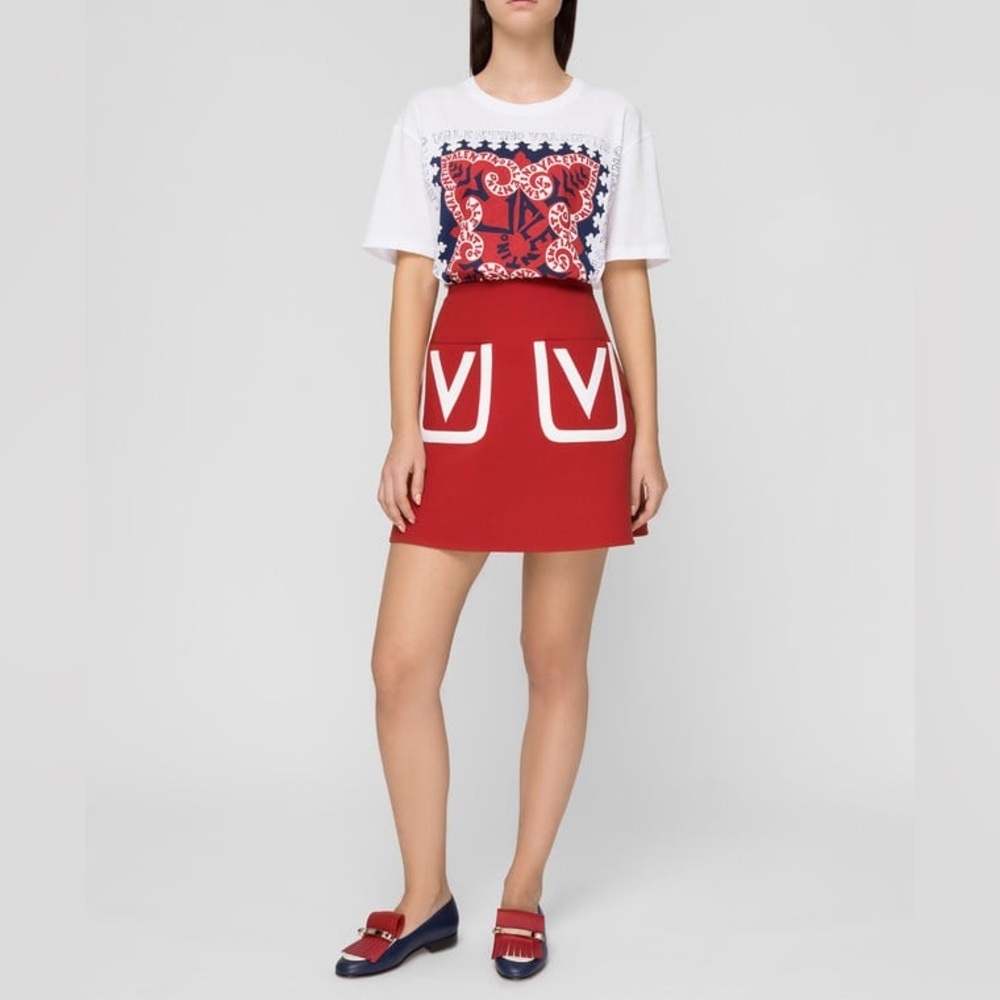 Valentino Garavani crepe couture wool/silk mini skirt
 size IT 36 (US 2-4)